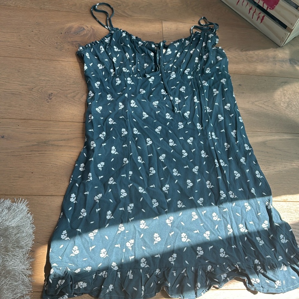 pacsun floral dress in a size large